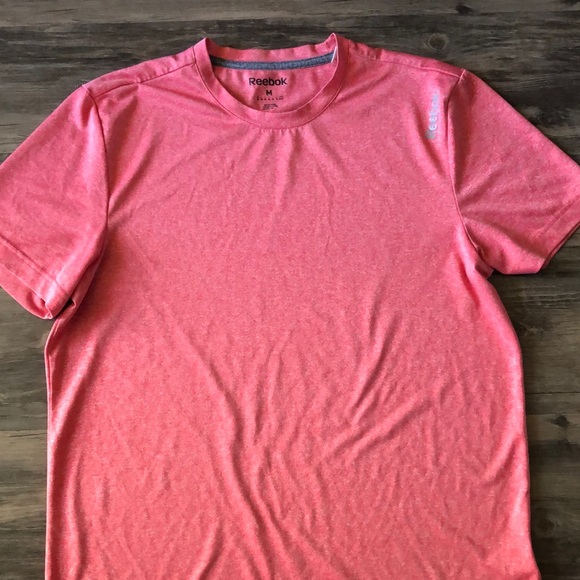 Reebok Athleisure Tee Shirt size M - Picture 2 of 8
